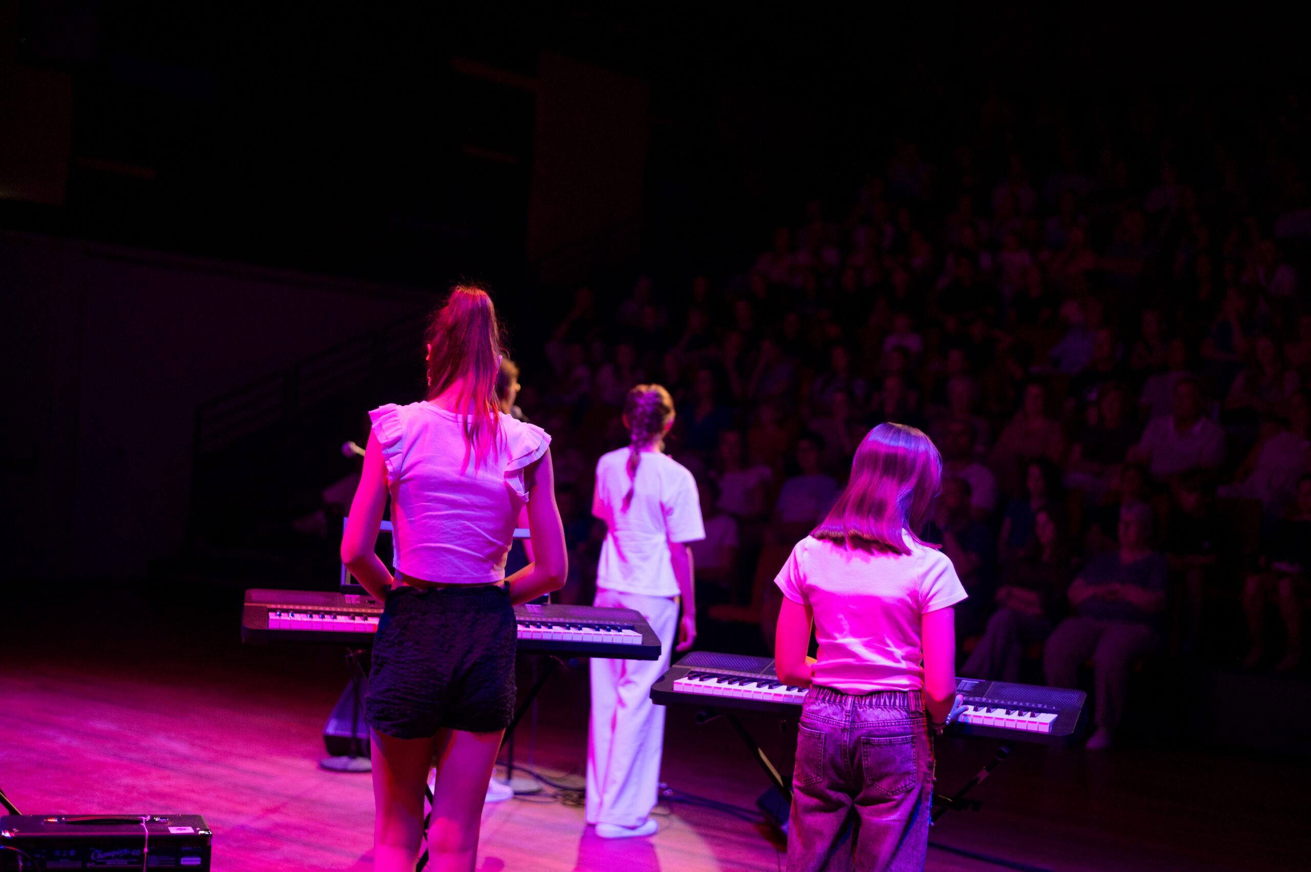 KidsonStage364 KidsonStage364